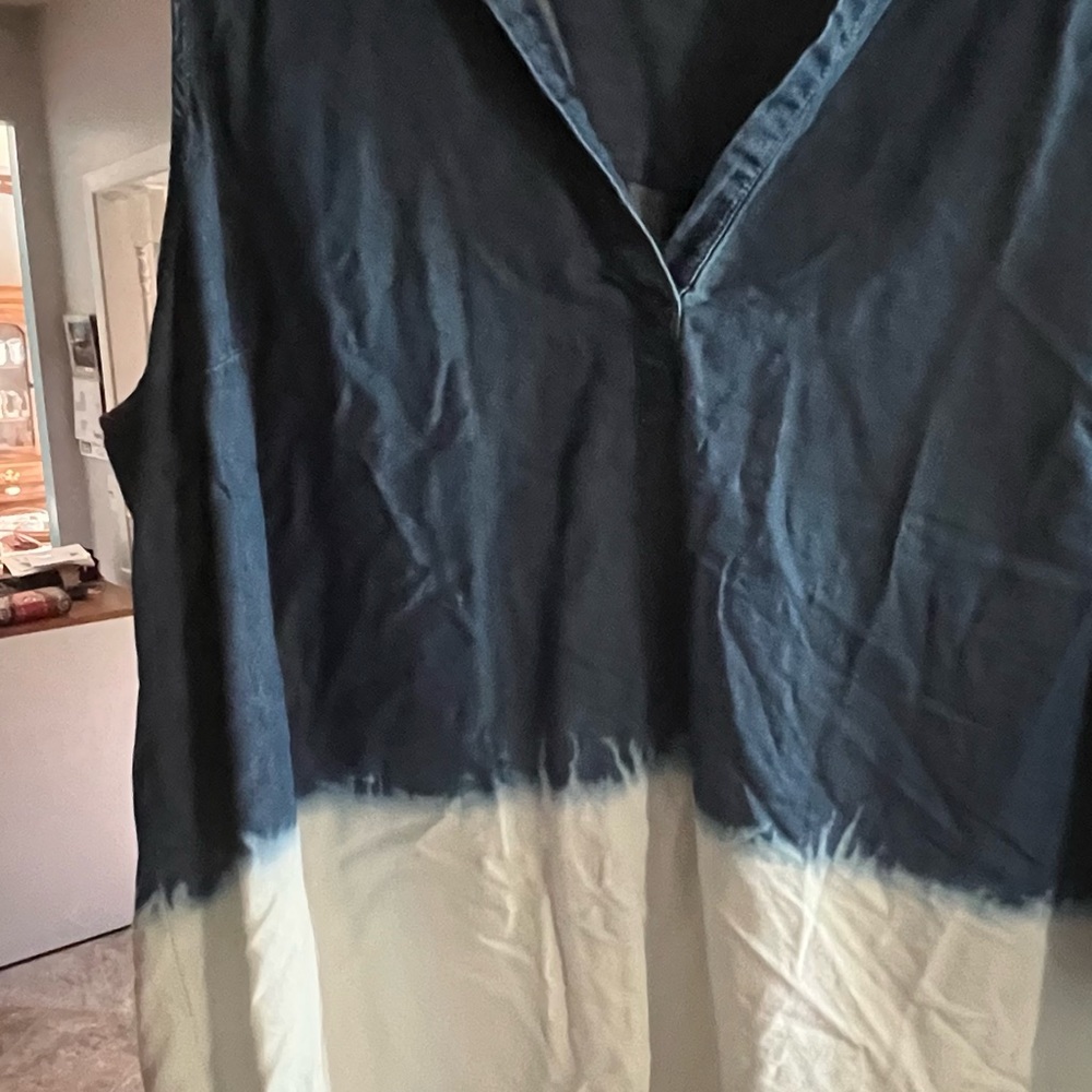 Sleeveless blue Jean color & cream tie Dyed top. NWOT! Cute Split cut up in back
